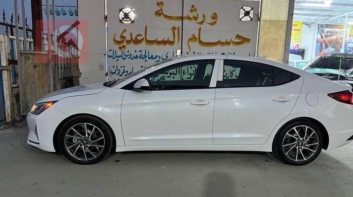 هیوندای ئەلەنترا